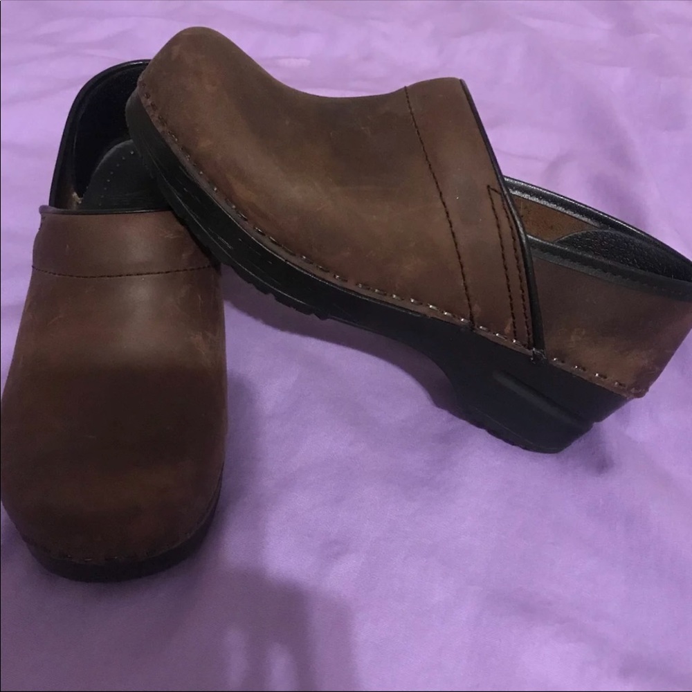 Dansko Clogs  5 ( 35 ) Brown NWOB